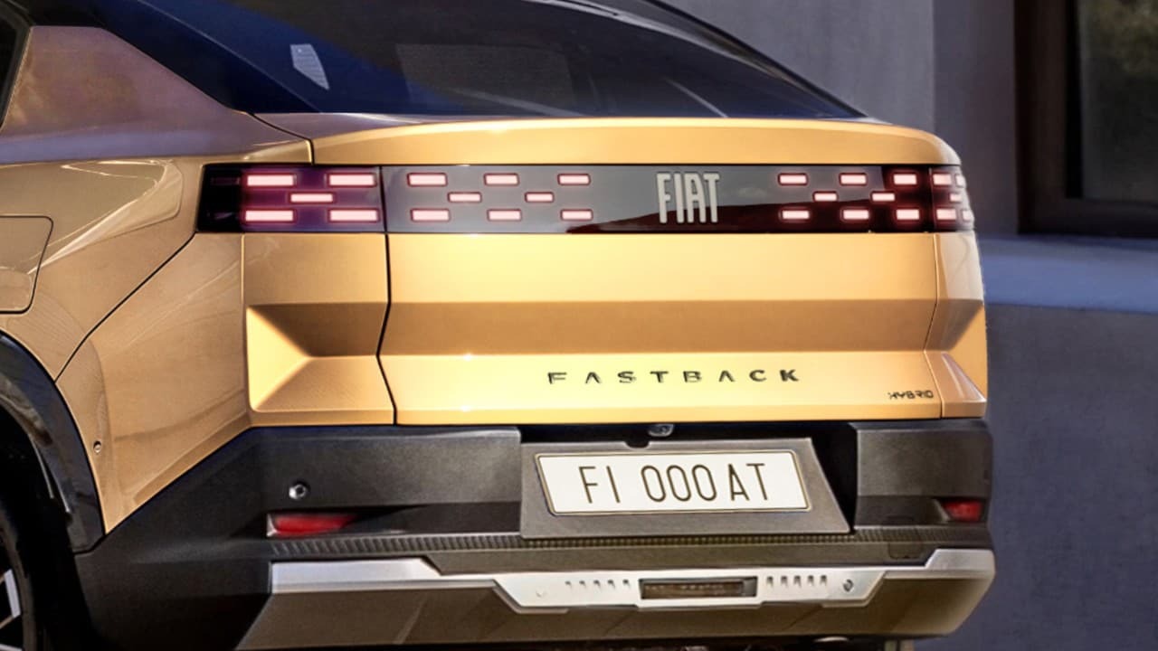 Posteriore della Fiat Grizzly Fastback con fanali a segmenti luminosi e scritta FASTBACK